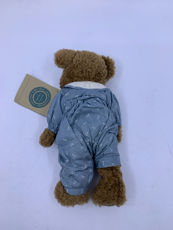 SMALL LIGHT BROWN SHAG BEAR W/ BLUE JUMPS W/ WHITE ROSES BOYDS BEAR.