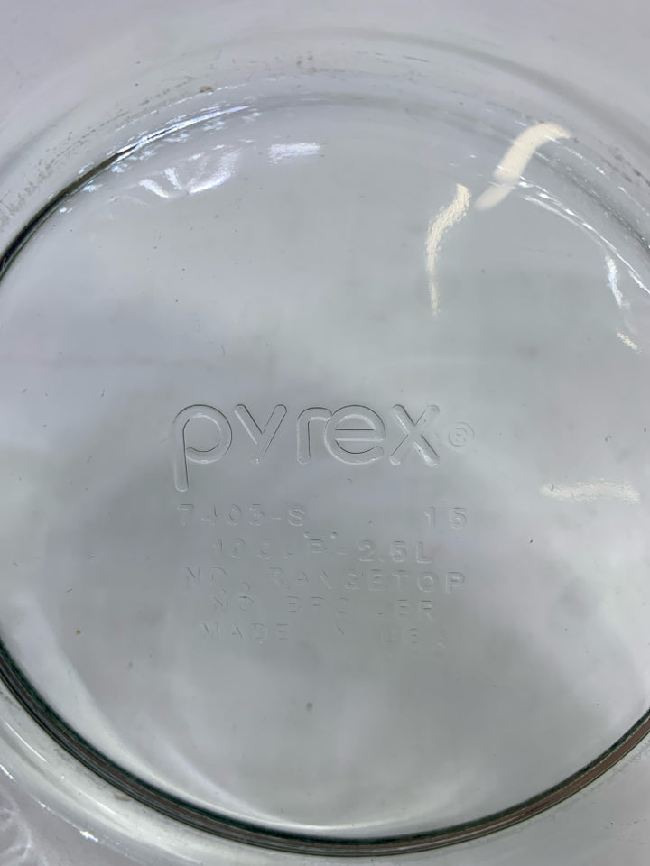 PYREX CLEAR MIXING BOWL.