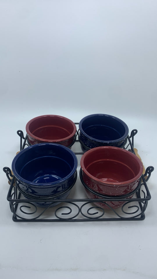 5PC SPECKLED CERAMIC RAMEKINS IN METAL CADDY.