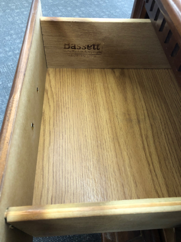 SOLID MAPLE DESK W/ 4 DRAWERS GOLD HARDWARE + CHAIR BASSETT.
