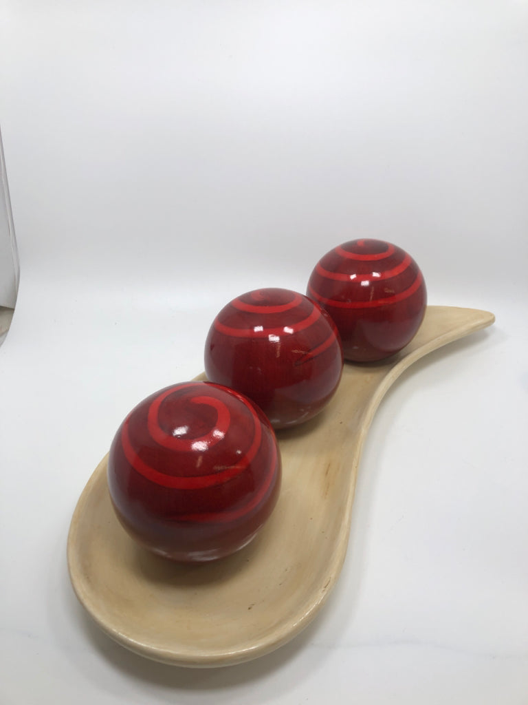 4PC TAN TEARDROP CENTERPIECE DISH W/RED CERAMIC BALLS.