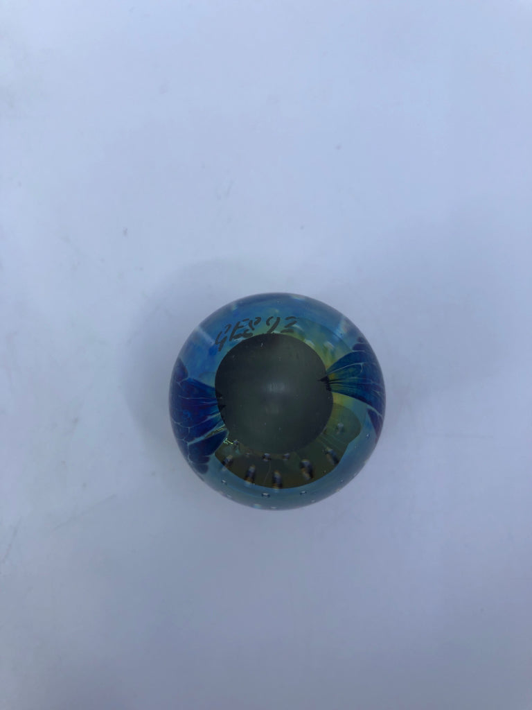 GLASS EGG WTH GOLD STAND IRIDESCENT/BLUE/GREEN.