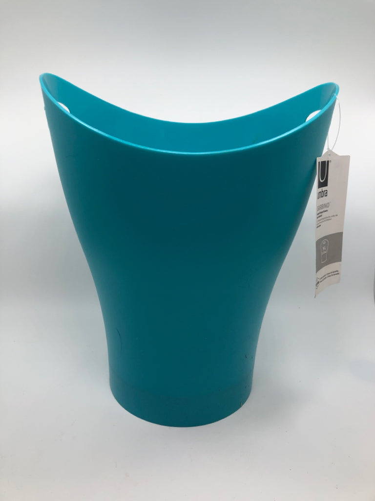 TEAL PLASTIC TRASH CAN.
