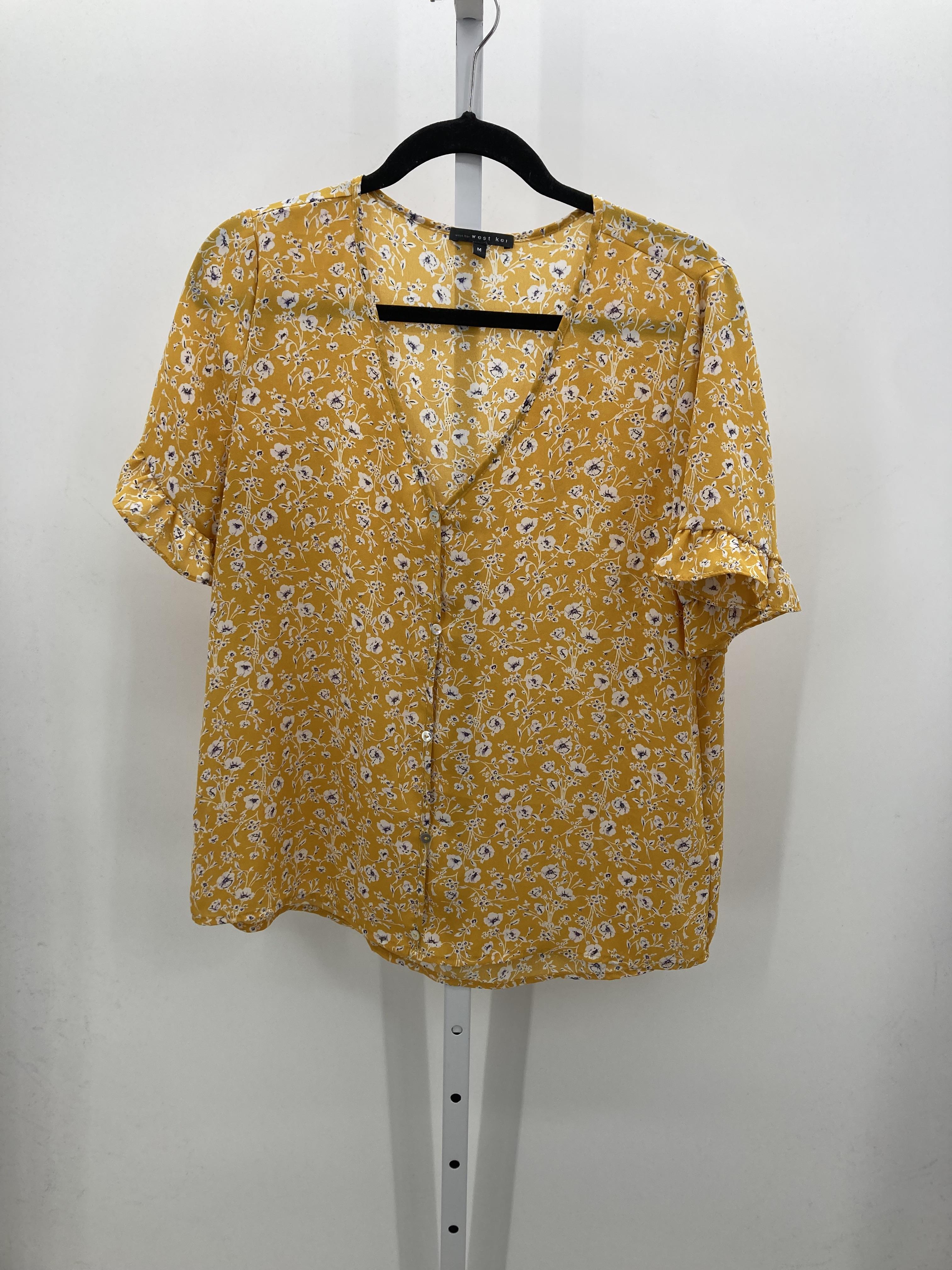 Size Medium Misses Short Sleeve Shirt