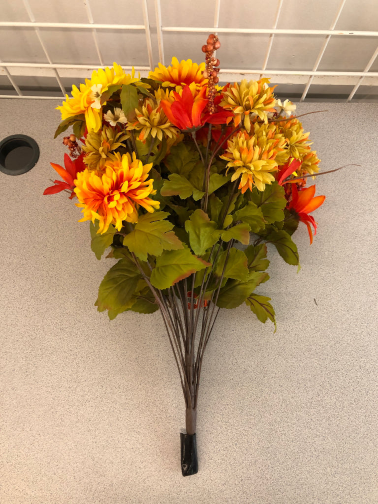 BUNCH OF FALL FLOWERS BOUQUET.