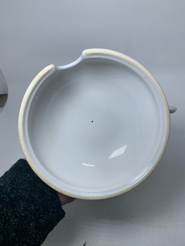 VTG SOUP TUREEN KIDS SMELLS TOMATO SOUP LID & LADLE.