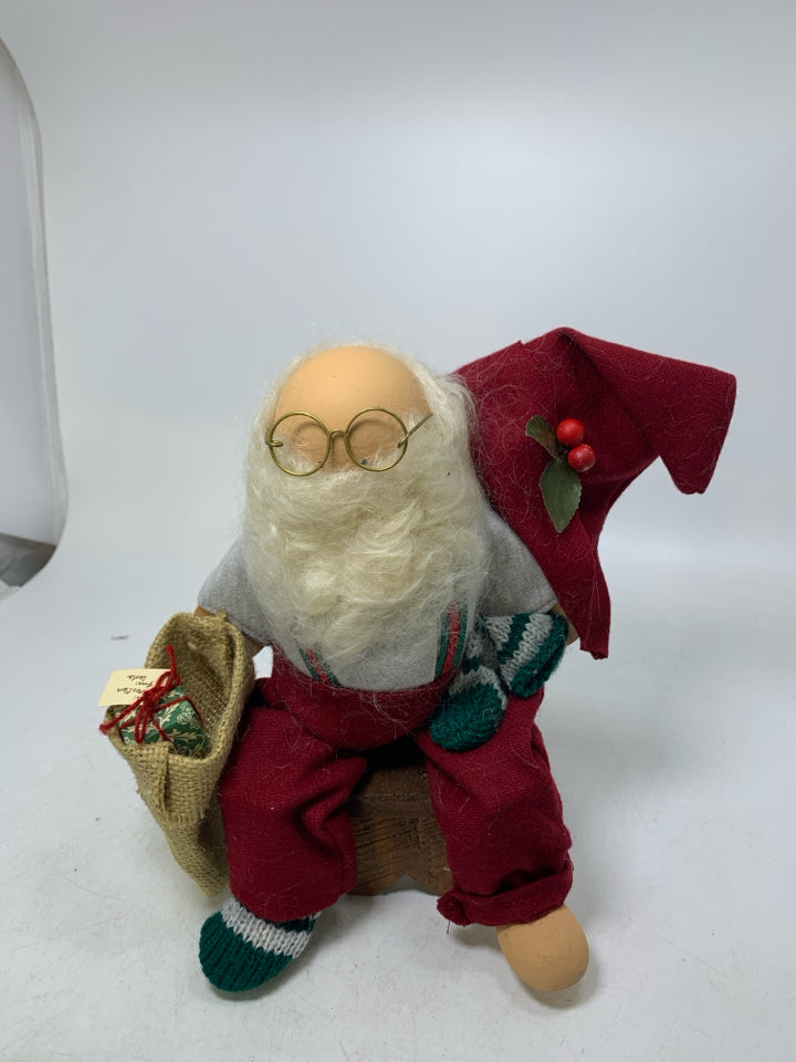WOOD SANTA SITTING ON CHAIR W/ BURLAP SACK LIZZIE HIGH DOLLS.