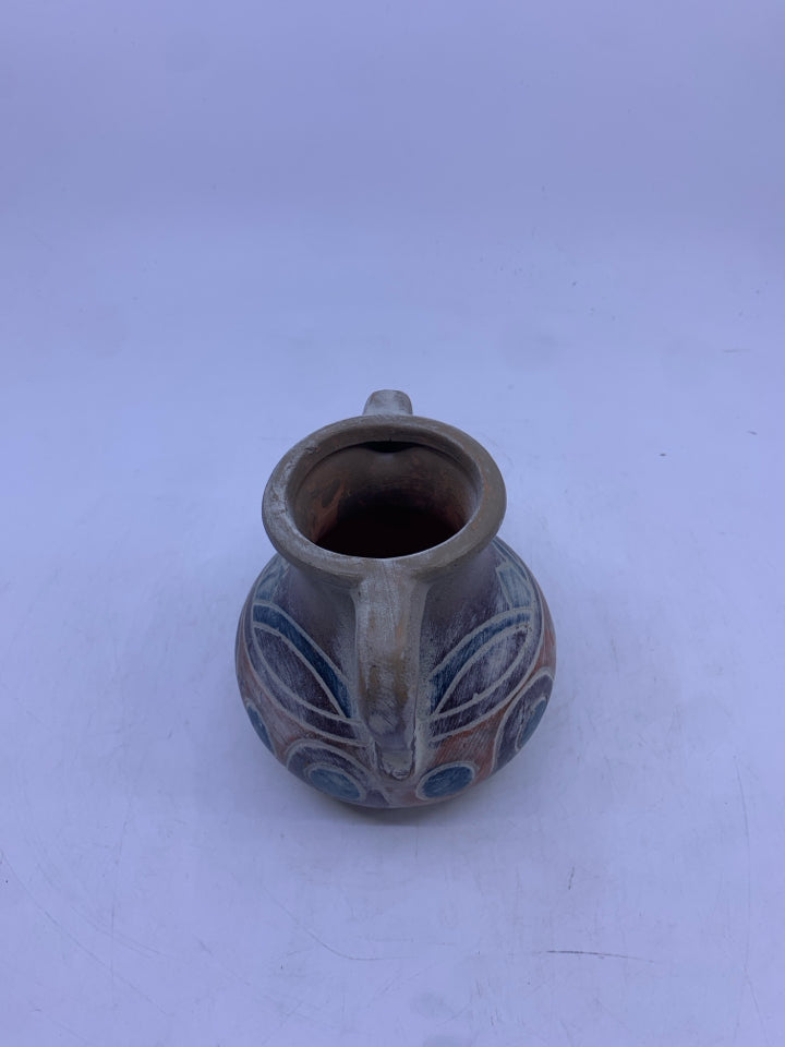 CERAMIC URN VASE W/ CARVED DESIGNS BLUE/YELLOW CREAM.