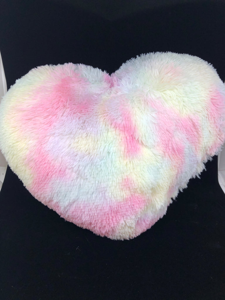 NWT PASTEL RAINBOW HEART PILLOW.