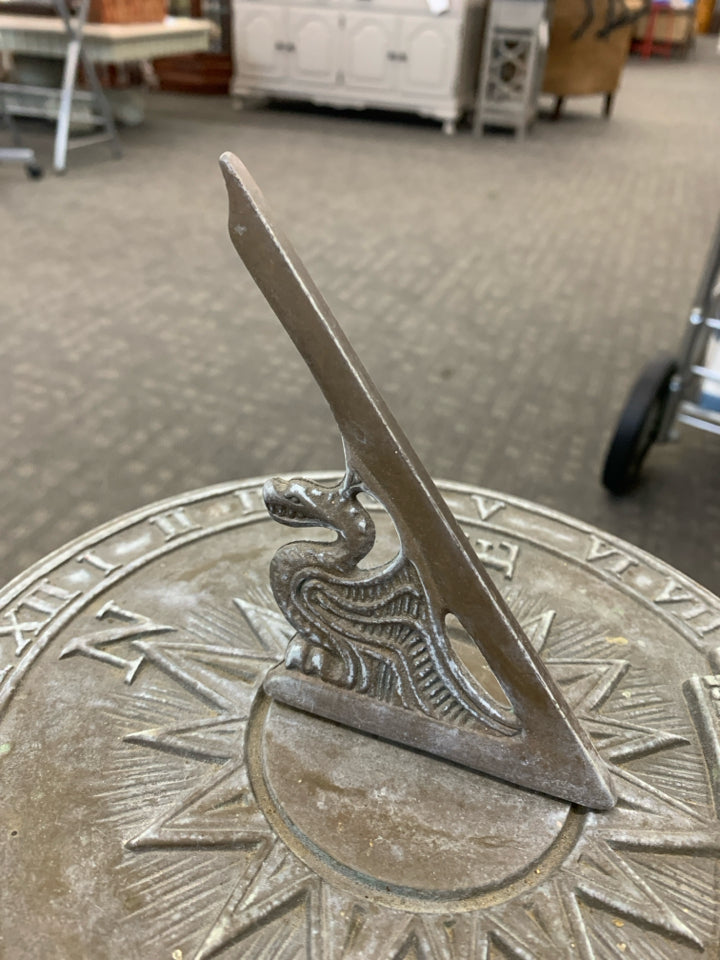METAL SUNDIAL GARDEN DECOR.