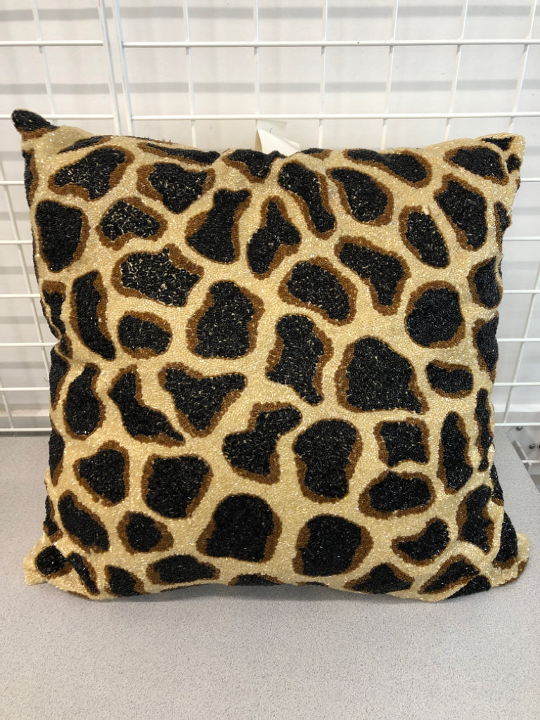 NWT LG BEADED CHEETAH PRINT PILLOW.