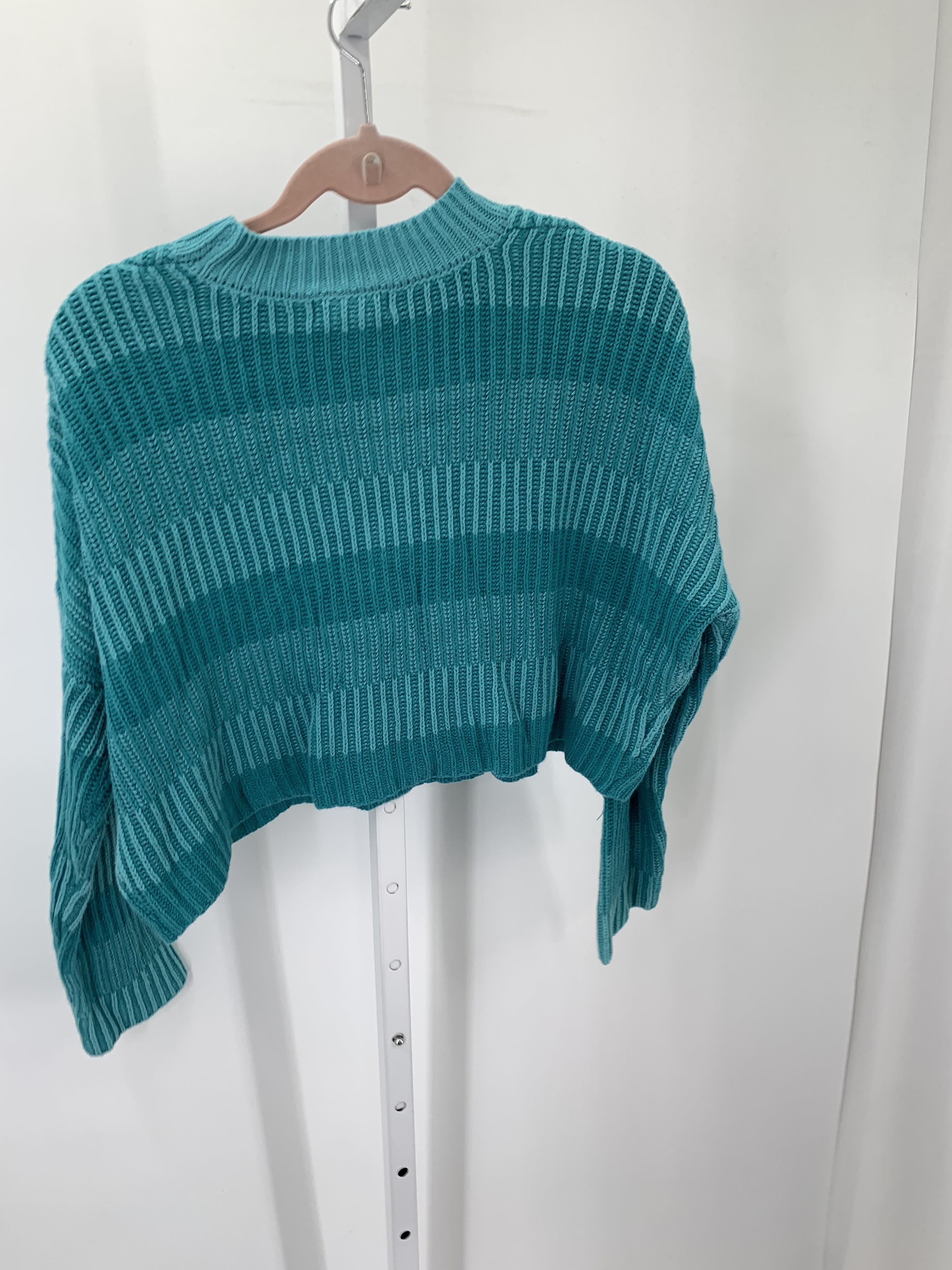 Size Small Juniors Long Sleeve Sweater