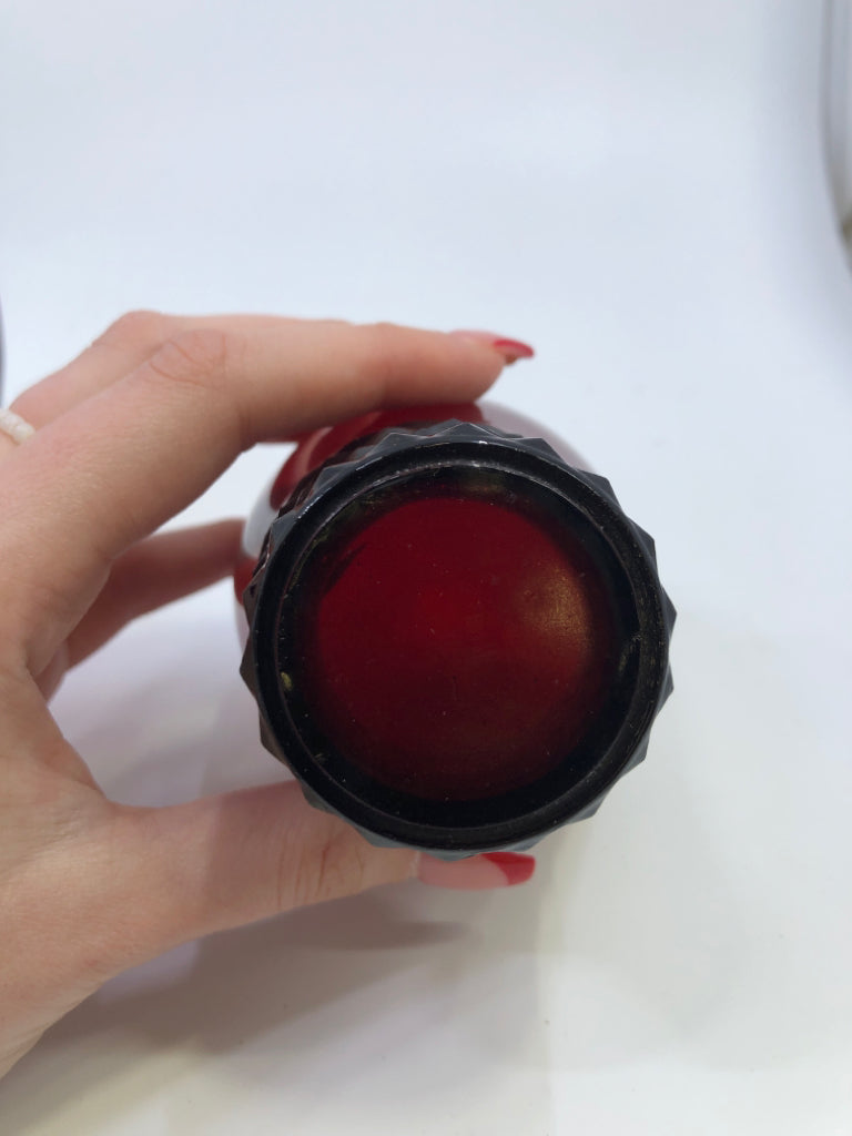 4 VTG CRANBERRY DRINKING CUPS.