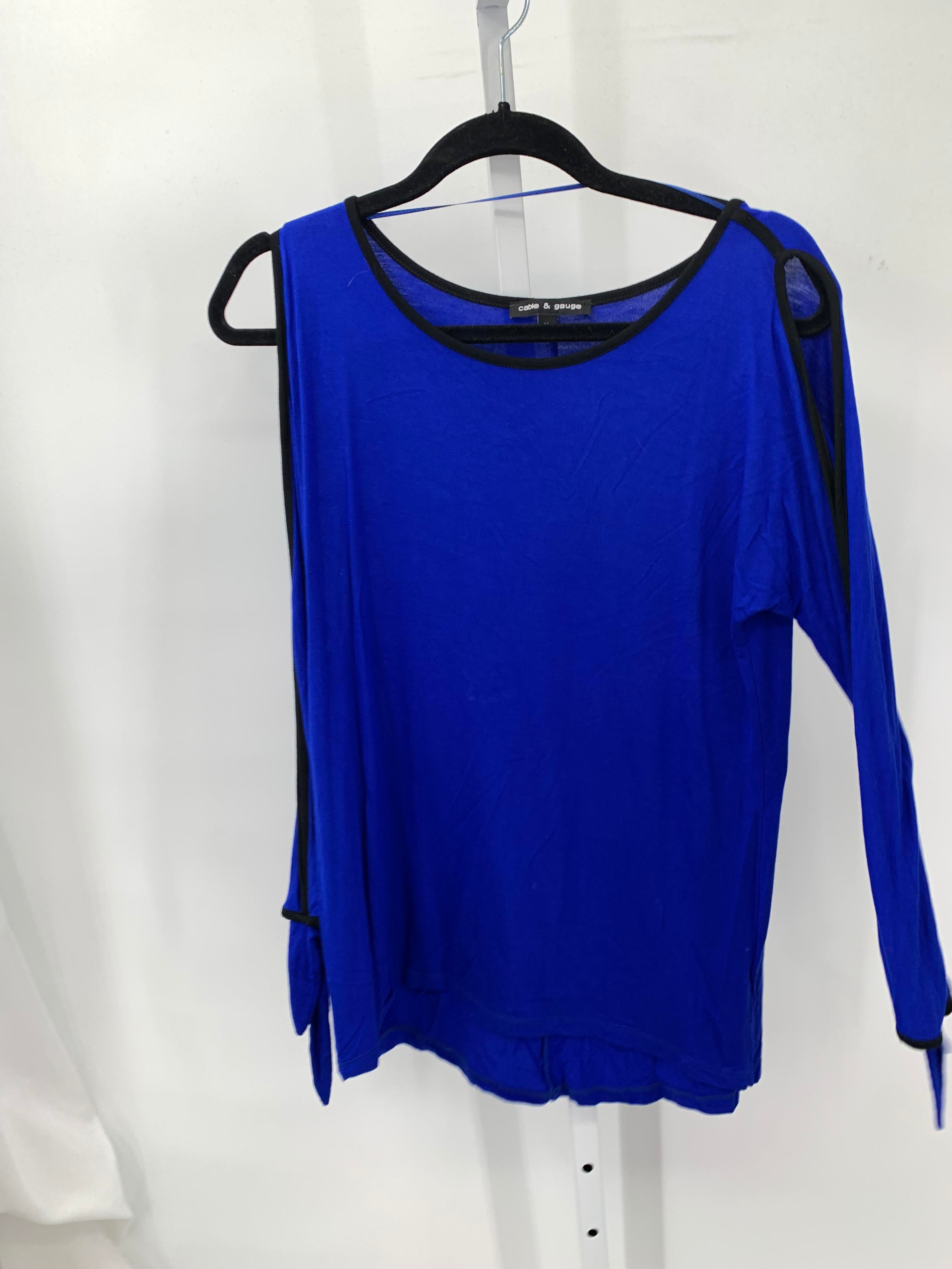 Cable & Gauge Size Medium Misses Long Sleeve Shirt