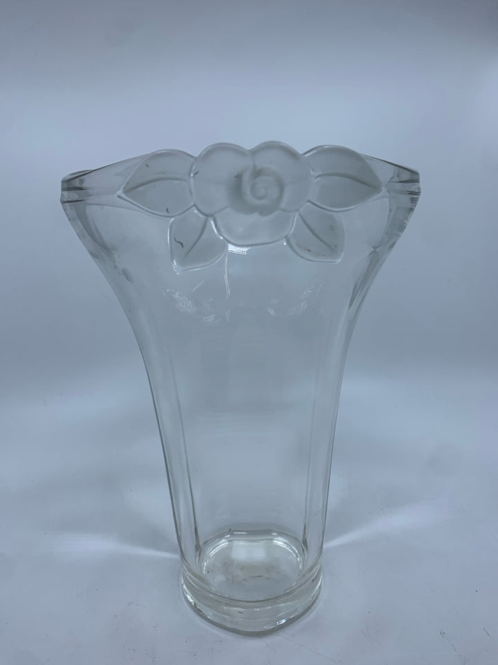 CLEAR GLASS VASE W/FROSTED ROSE.