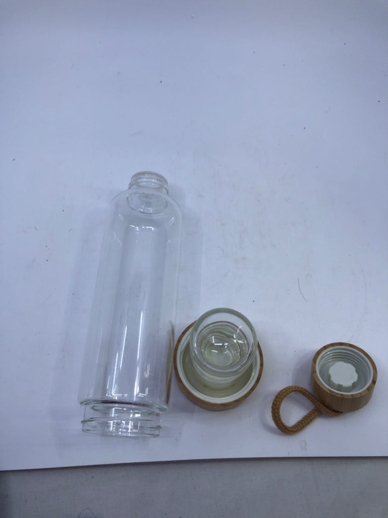 NIB GLASS REUSABLE WATER BOTTLE.