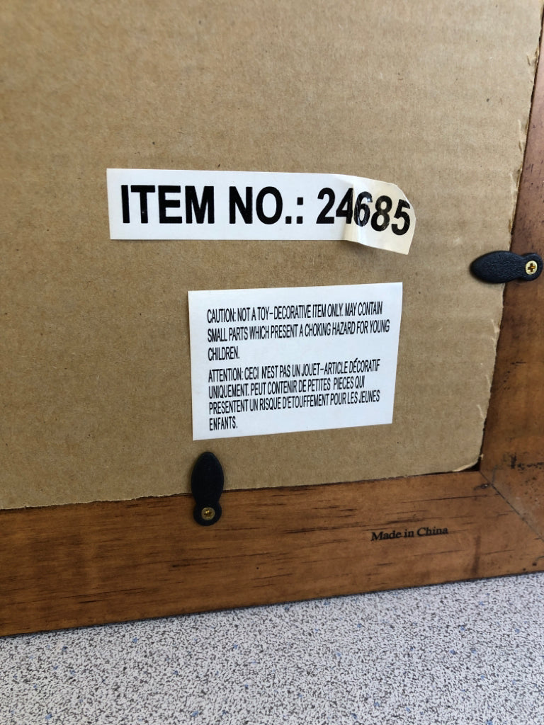 SNOW WHITE AND PRINCE DISNEY PRINT IN WOOD FRAME.