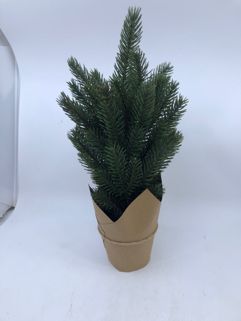 LITTLE CHRISTMAS TREE IN BROWN WRAP/BLONDE BOW.