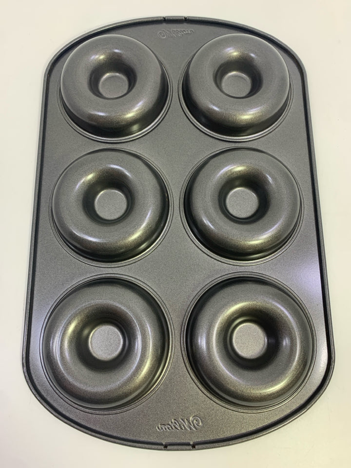 DONUT BAKING PAN-WILTON.