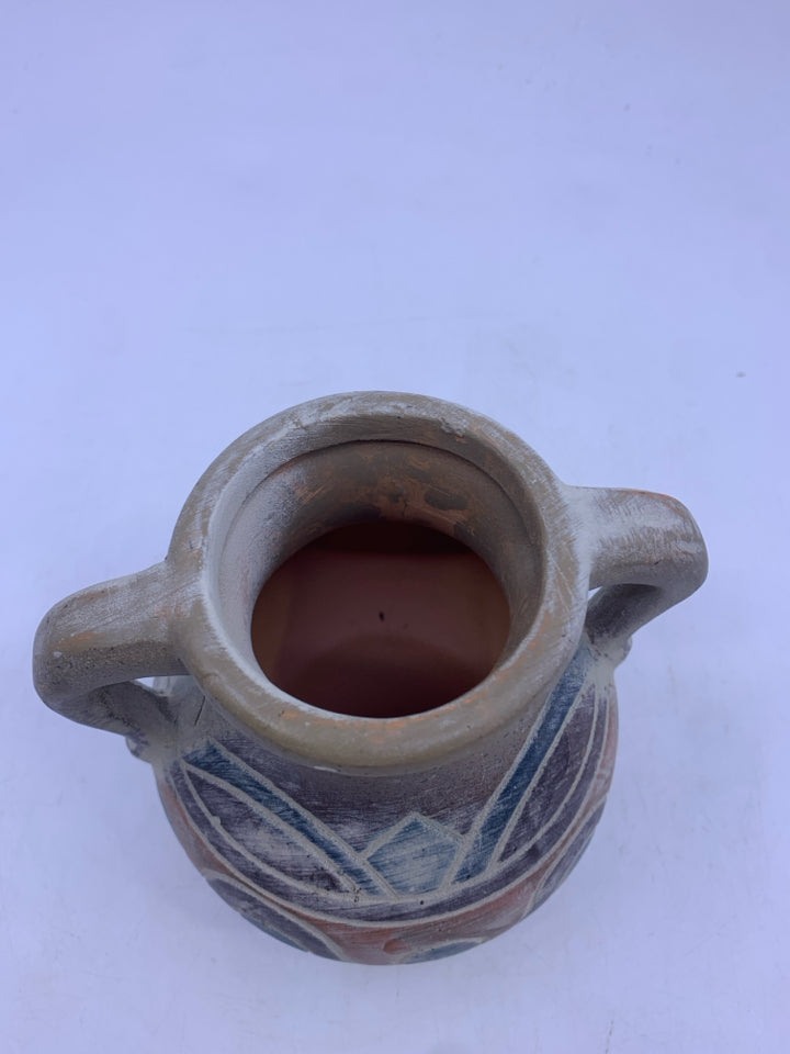 CERAMIC URN VASE W/ CARVED DESIGNS BLUE/YELLOW CREAM.