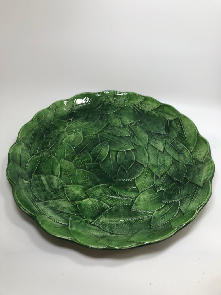 CERAMIC LAYERED LEAF CIRCULAR PLATTER.
