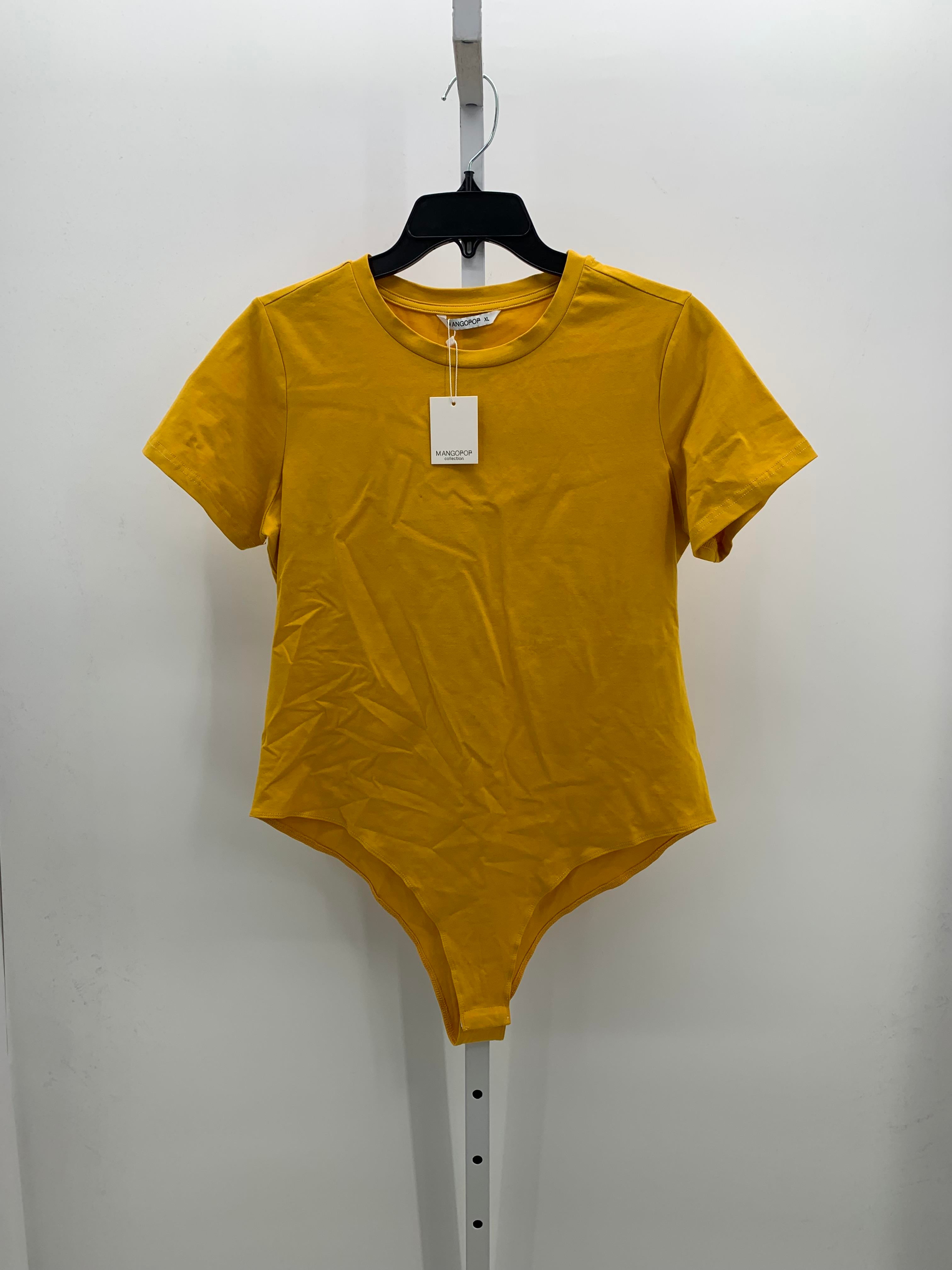 Size Extra Large Misses Short Sleeve Shirt