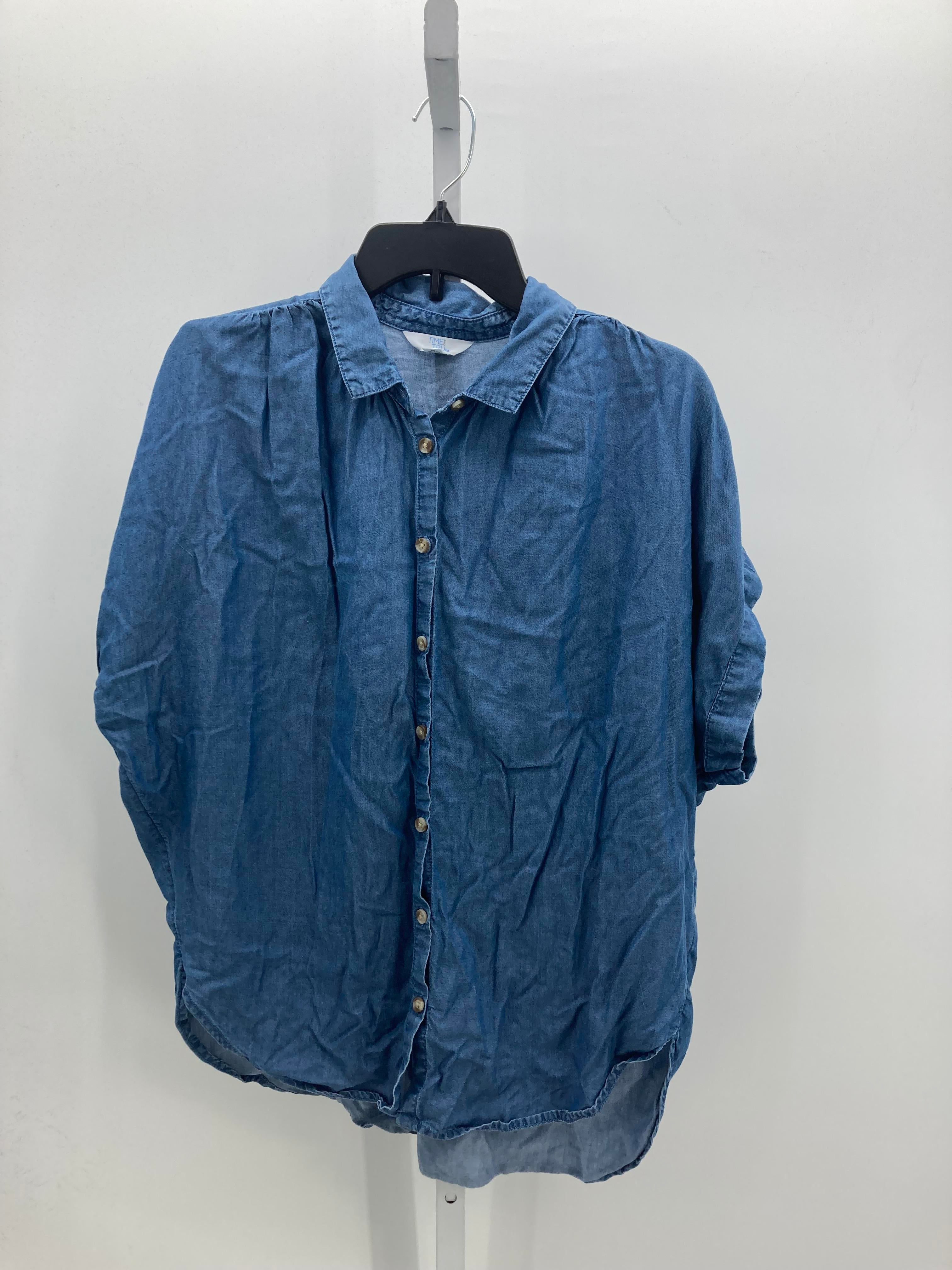 Time and Tru Size Medium Misses Short Sleeve Shirt
