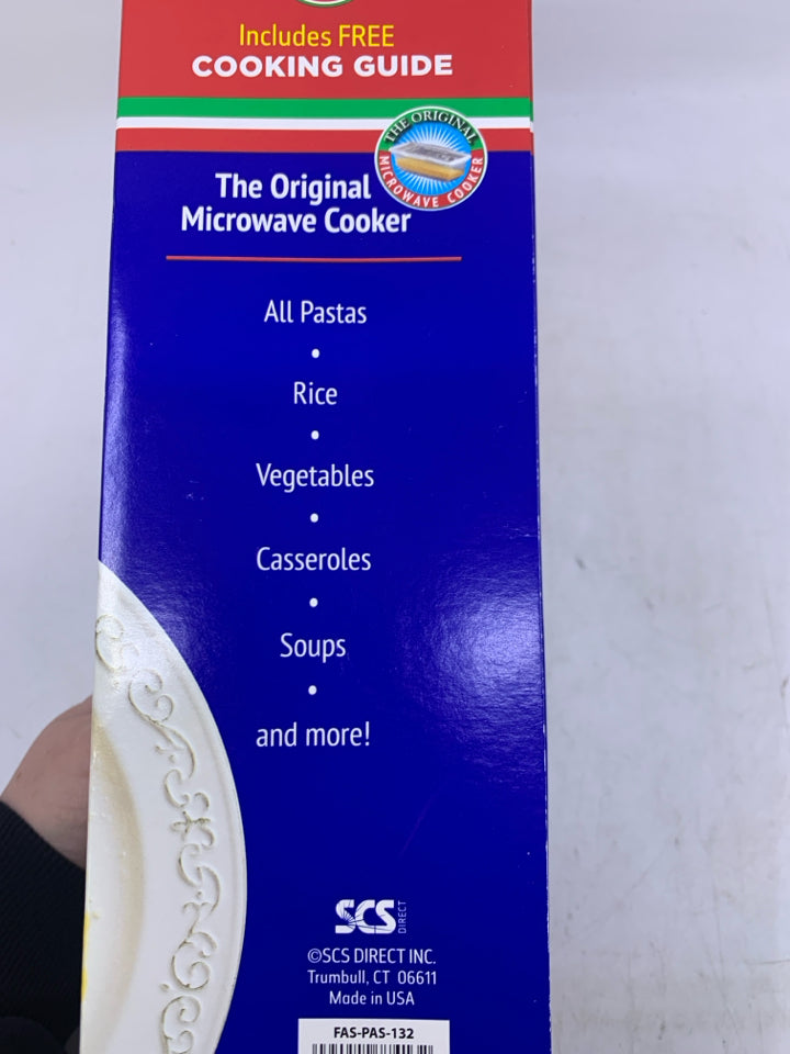 NIP PLASTIC PASTA MICROWAVE COOKER.