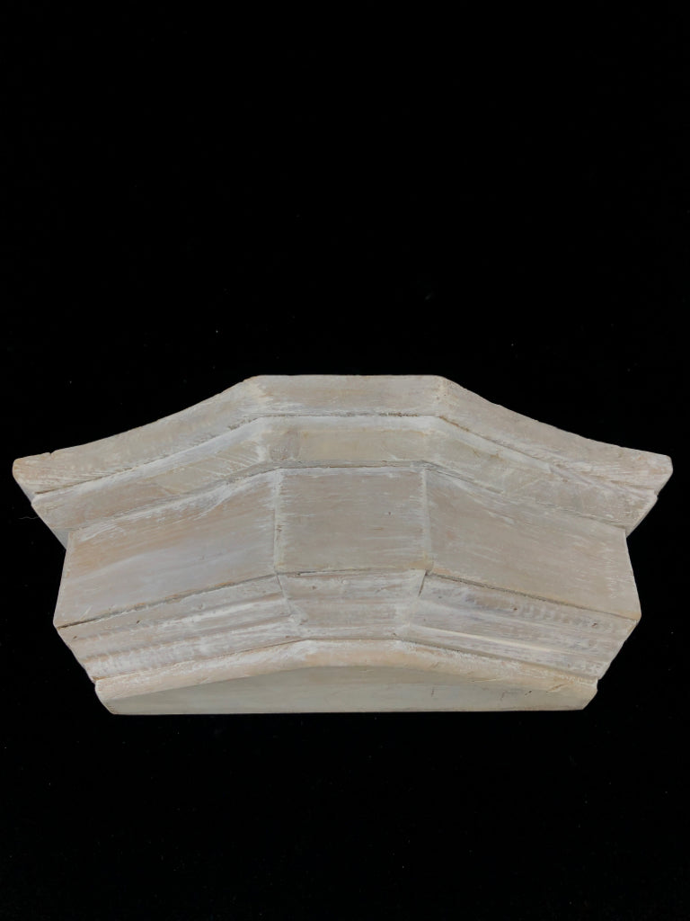 SM HANGING DISTRESSED BLOCK SHELF.