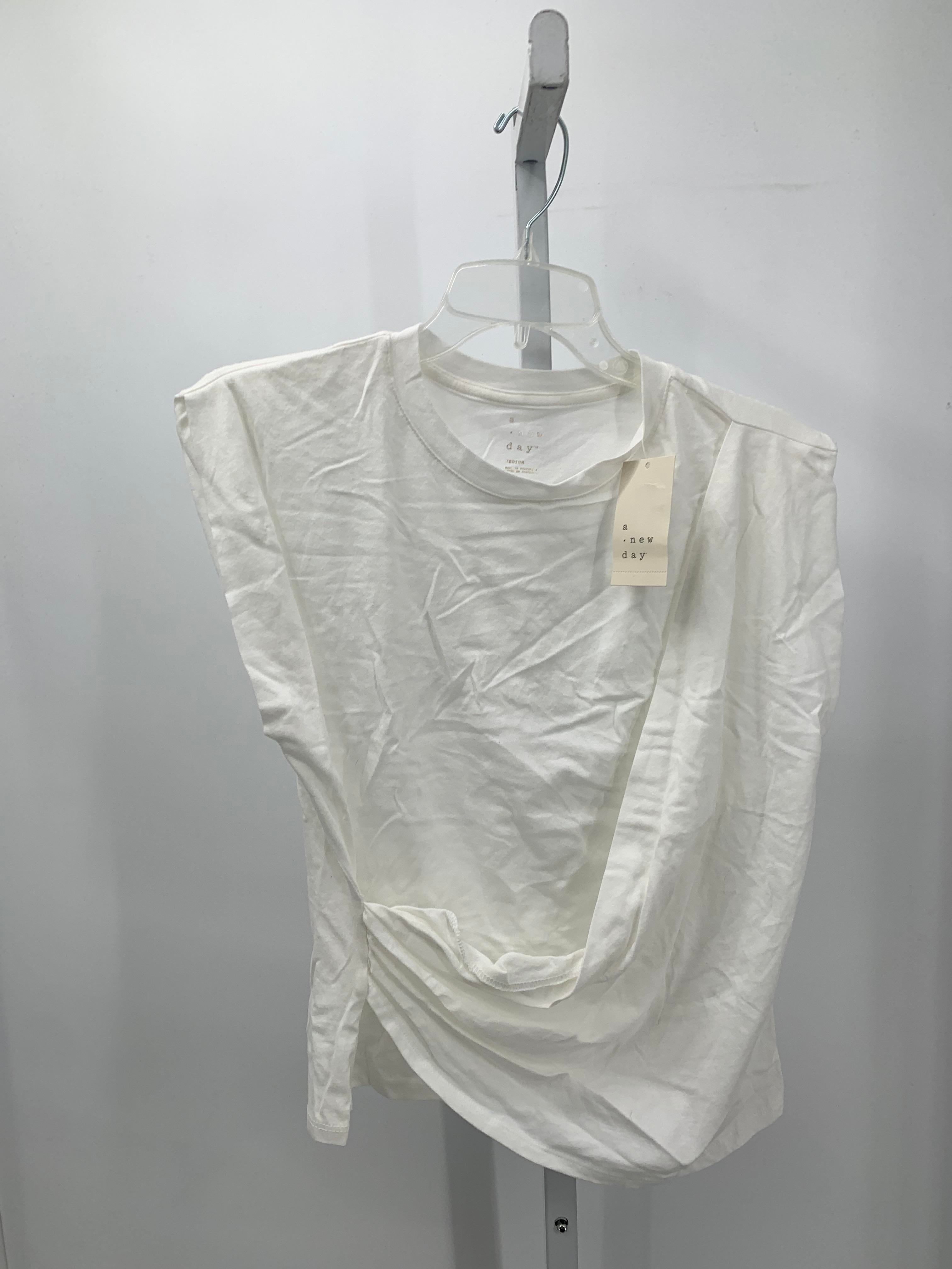 A New Day Size Medium Misses Short Sleeve Shirt