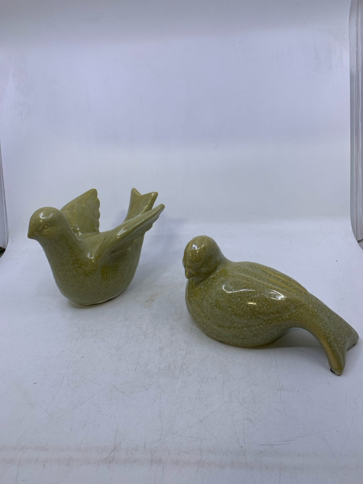 2 PC CERAMIC PALE GREEN MORNING DOVES.