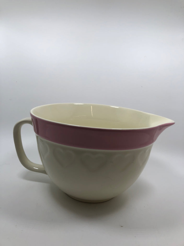 BAKE SHOP CREAM COLOR MIXING BOWL W/HEARTS.