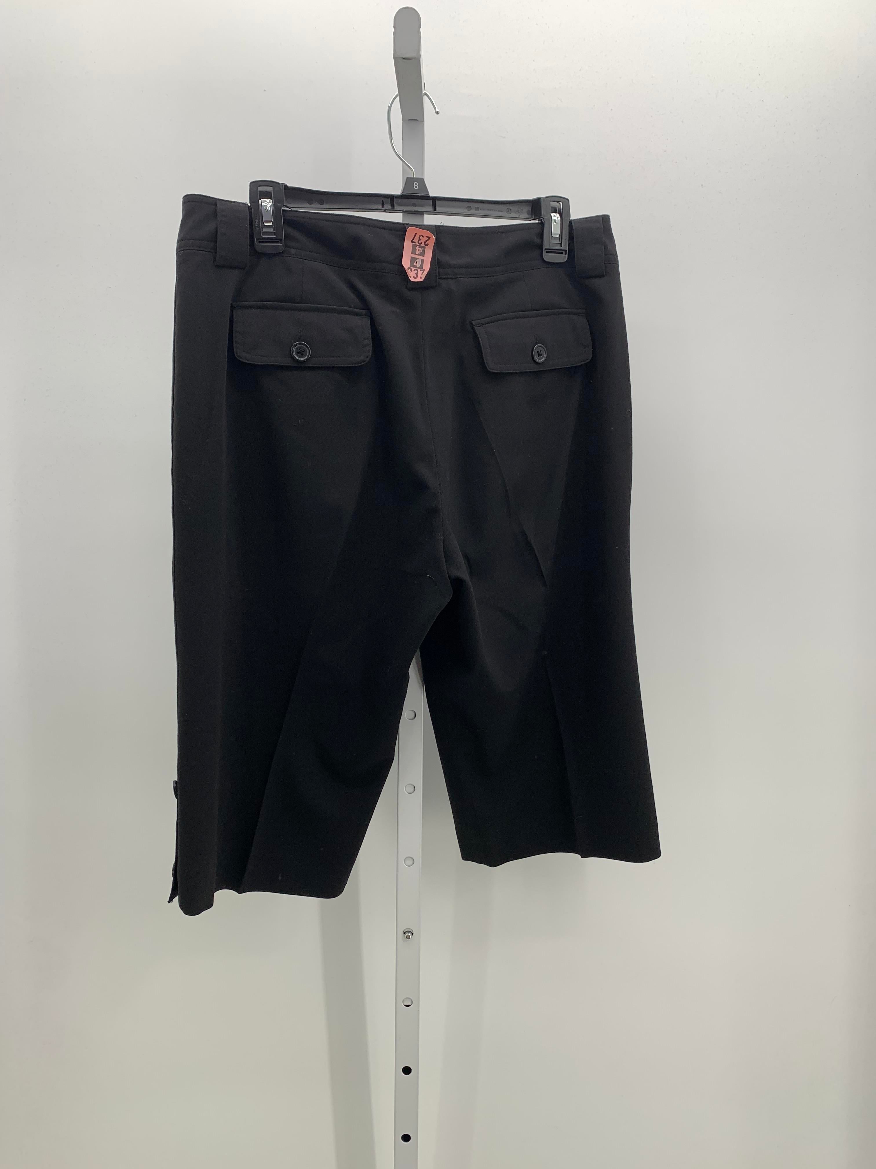 Larry Levine Size 10 Misses Capri Pants
