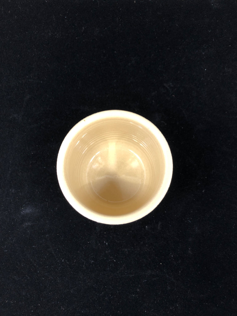 SMALL CERAMIC CANDLE HOLDER W/STAR.