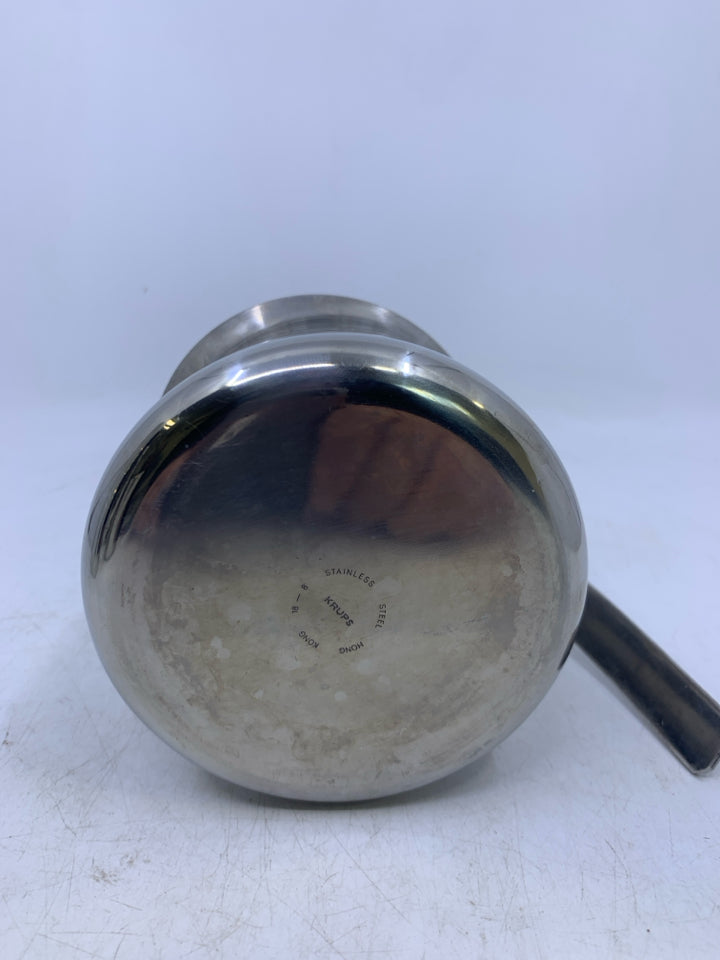 FROTHING PITCHER CUP W/ HANDLES.