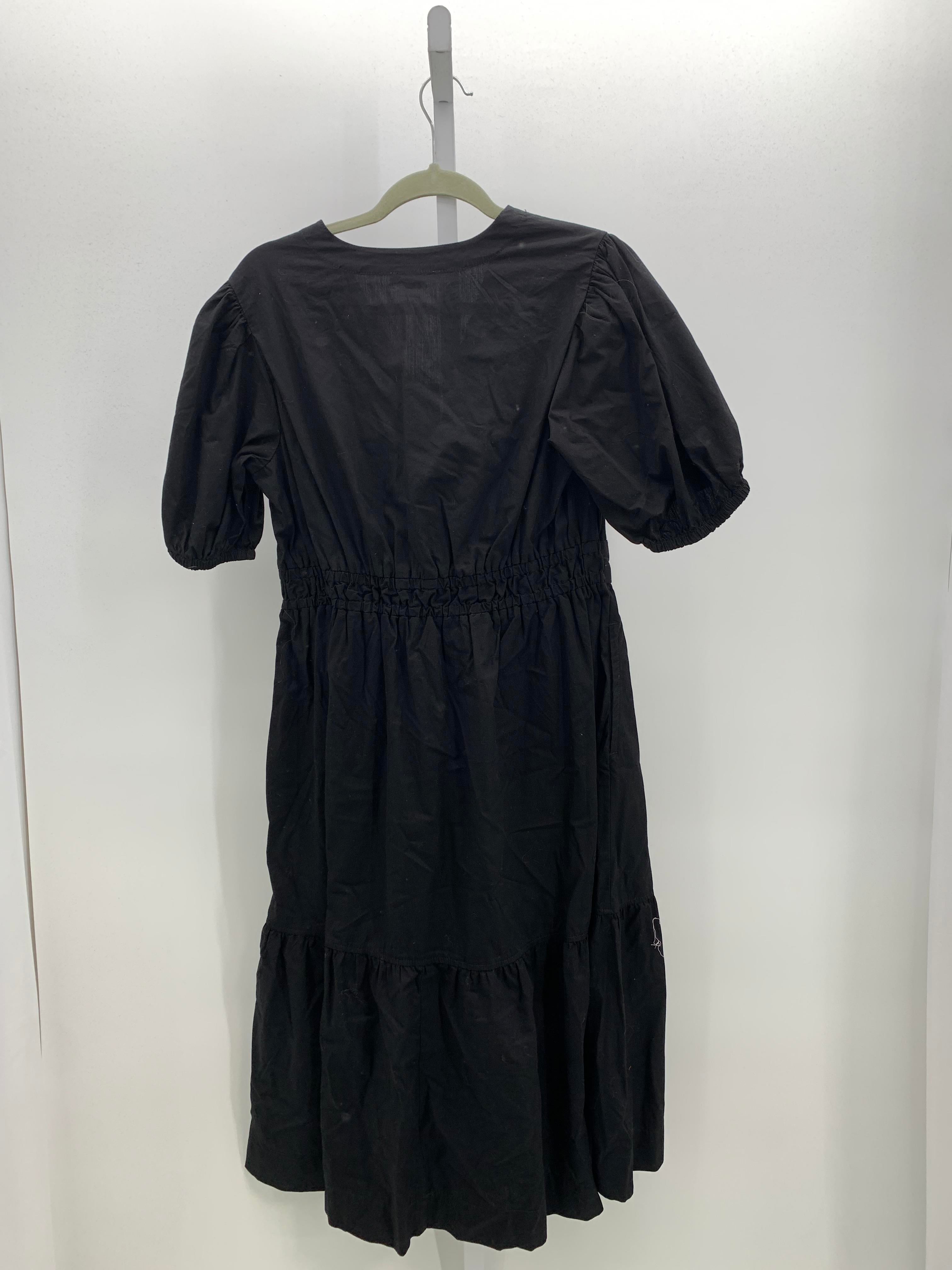 Free Assembly Size Medium Misses Short Sleeve Dress