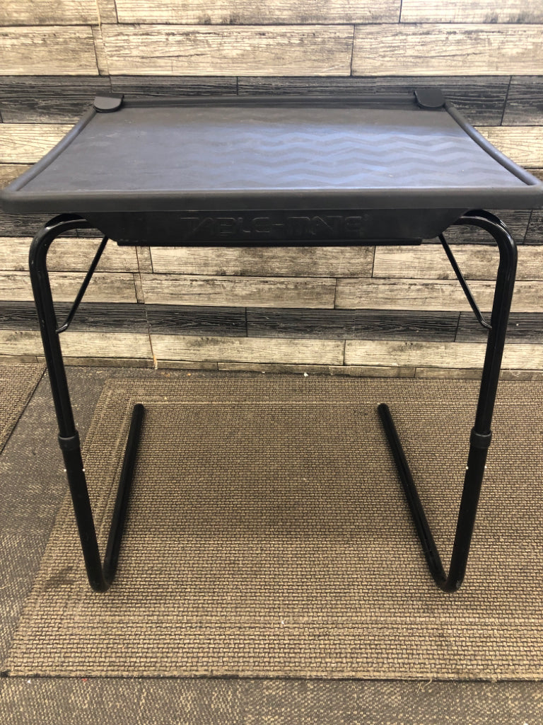 BLACK ZIGZAG DESIGN DESK W/ATTACHMENT DRAWER.
