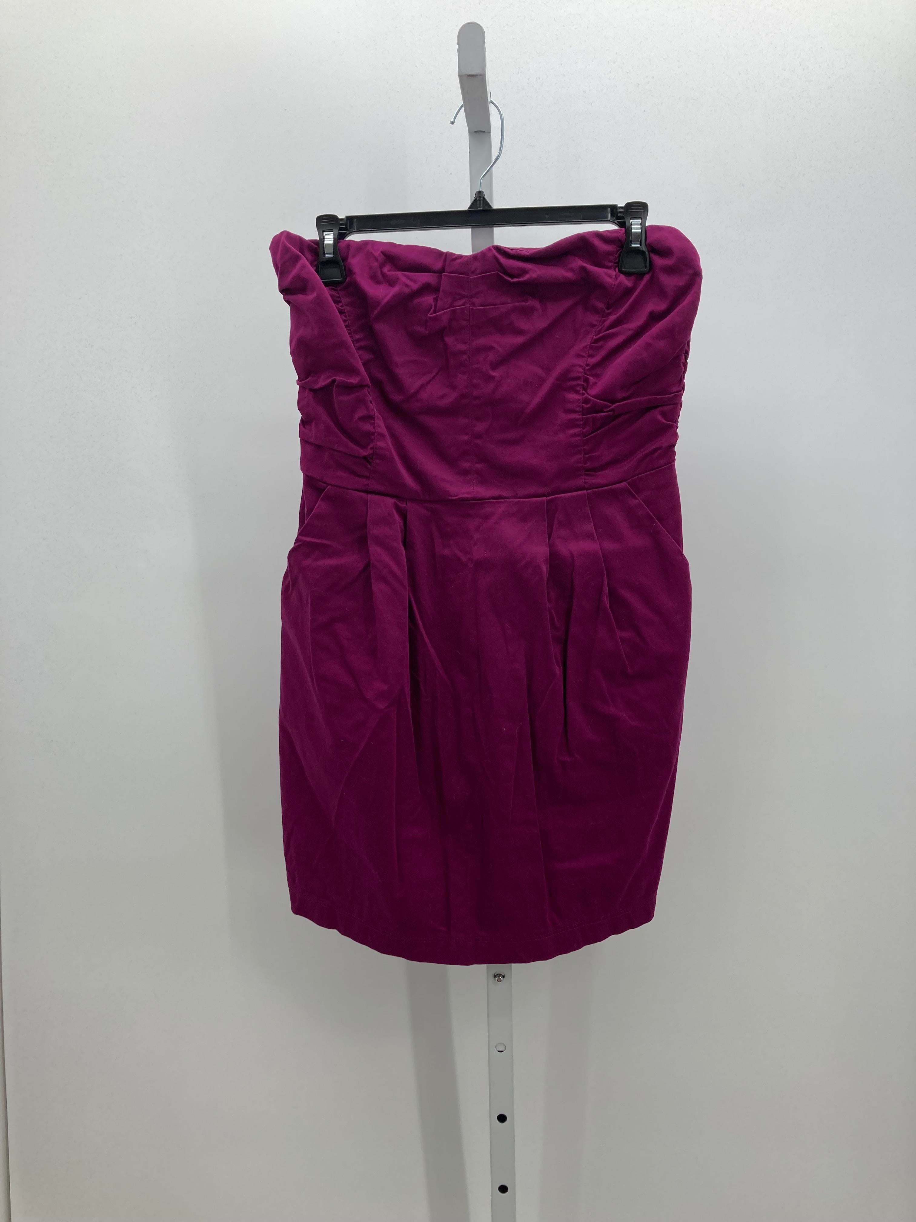 Size Large Juniors Sleeveless Dress