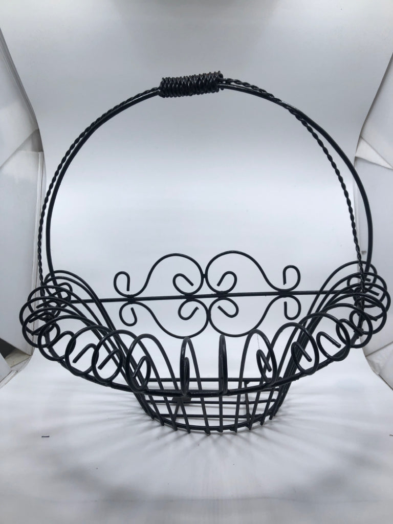 BLACK METAL FLOWER POT BASKET WALL POCKET.