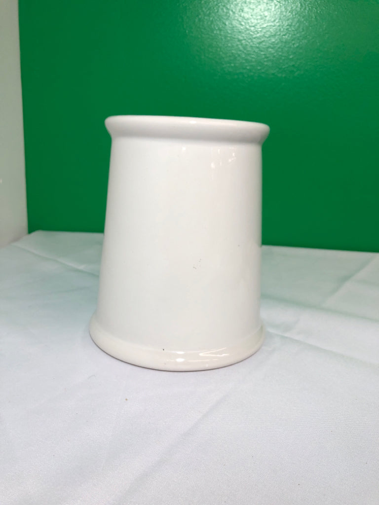 WHITE UTENSIL HOLDER.