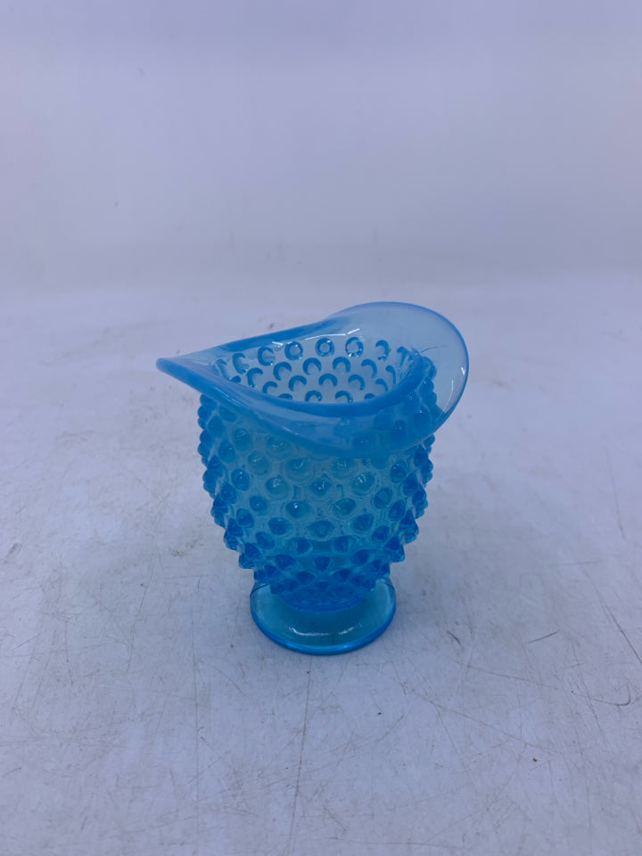 LIGHT BLUE FOOTED HOBNAIL TOOTH PICK HOLDER.