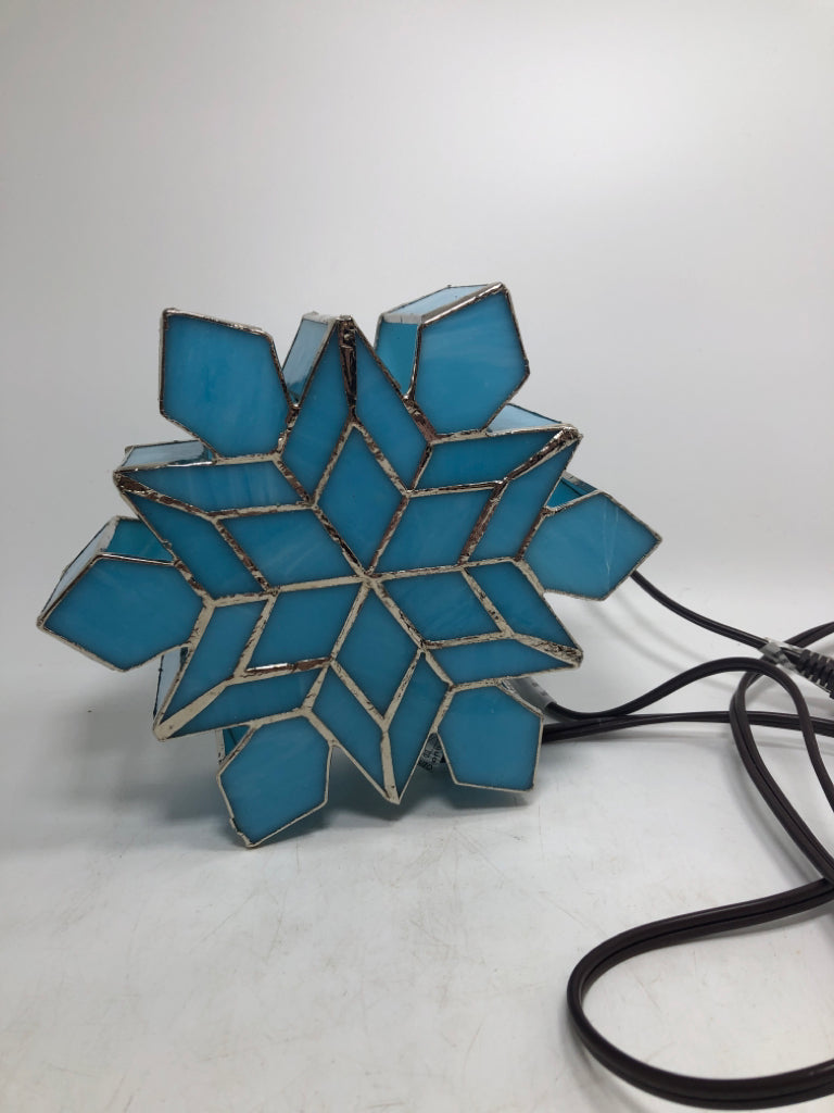 STAINED GLASS SNOWFLAKE LIGHT.