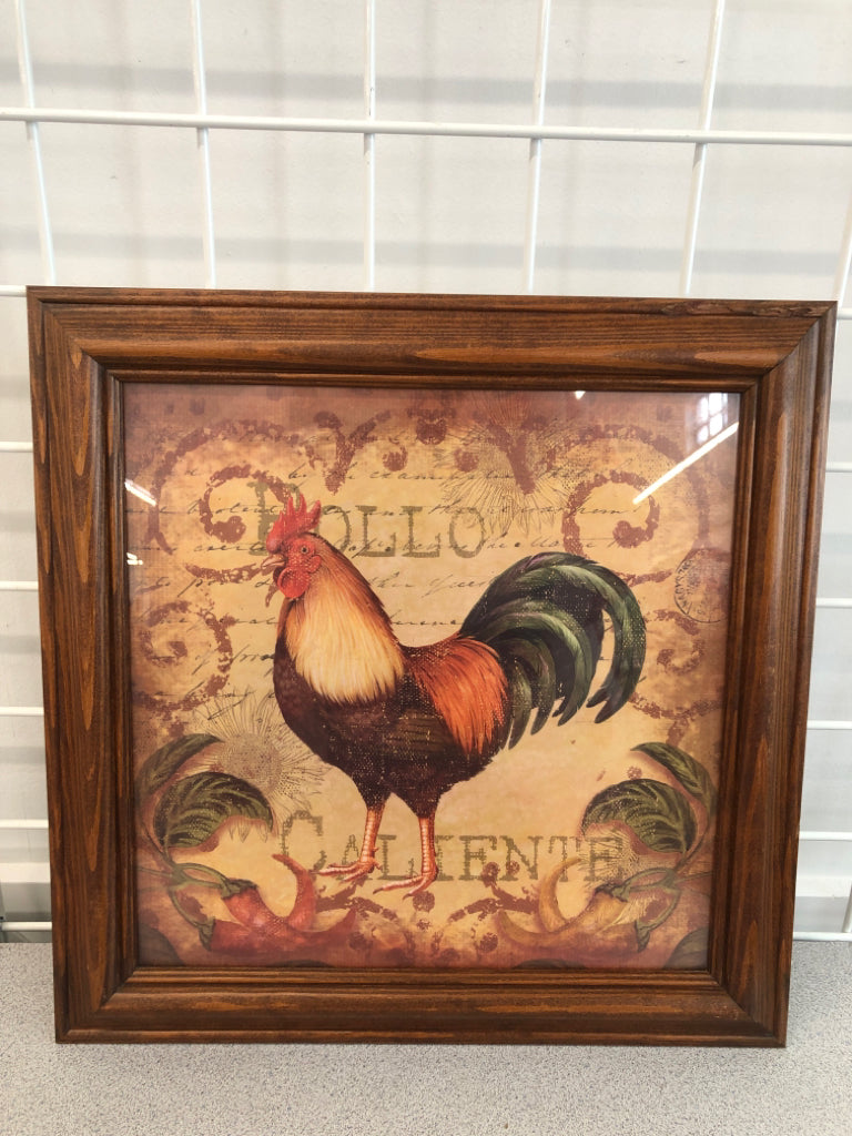 ROOSTER PRINT IN WOOD FRAME.