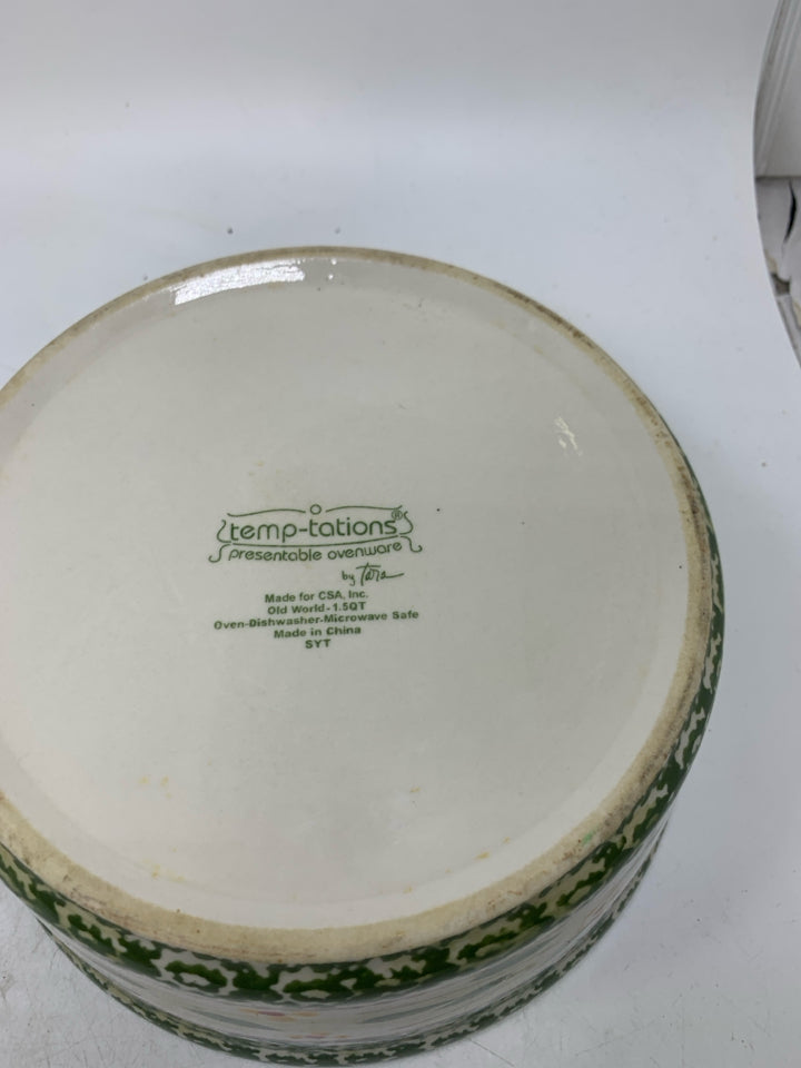 CASSEROLE WITH TRIVET IN STAND.
