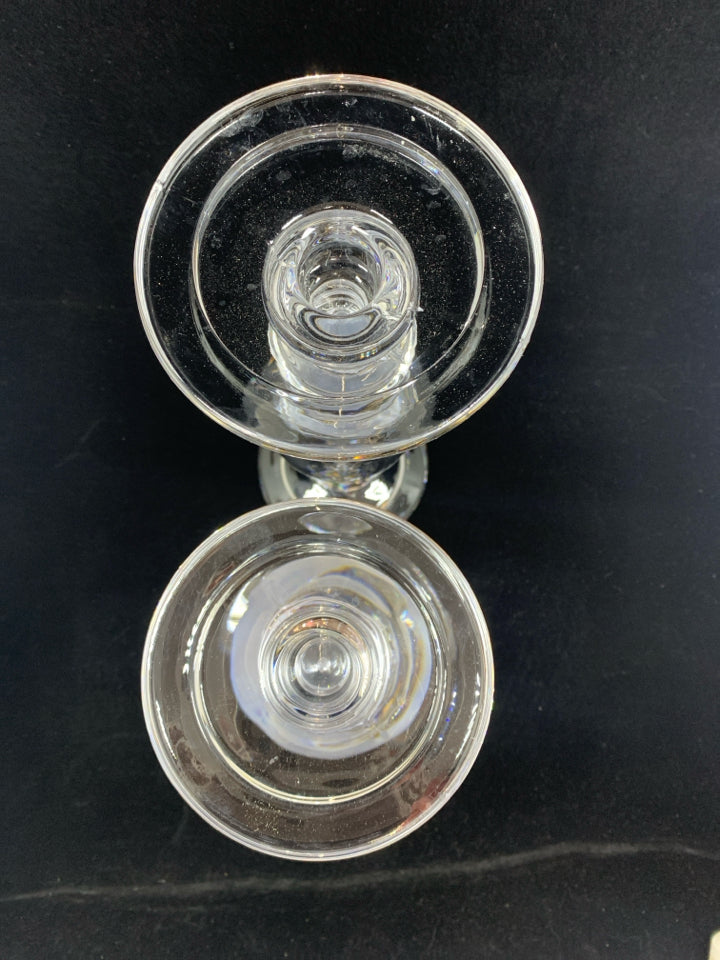 2 CLEAR GLASS BULB SHAPED CANDLESTICK HOLDERS.