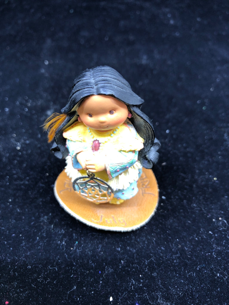 FRIENDS OF A FEATHER LITTLE GIRL W METAL DREAM CATCHER-JULY LEATHER STAND.