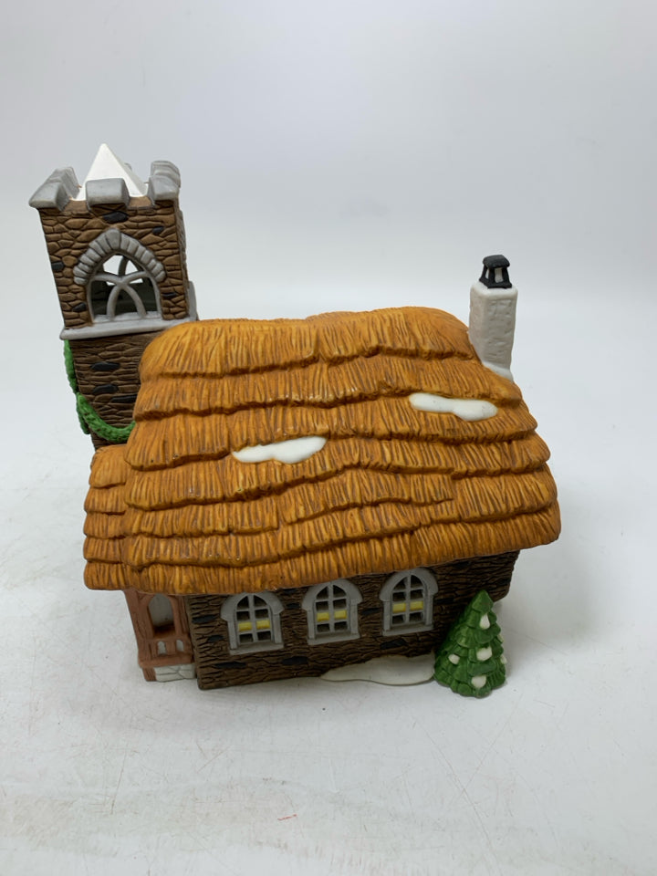 VTG DEPT 56 DICKENS VILLAGE " MY GLEN CHURCH" PORCELAIN HOUSE NO LIGHT.