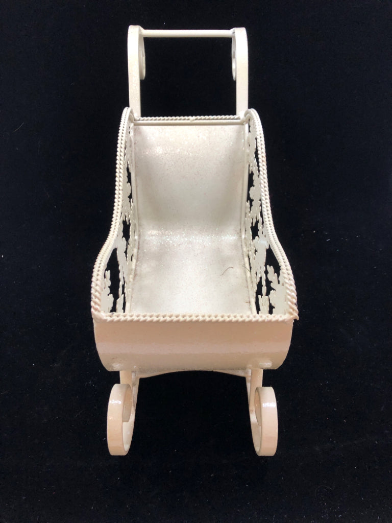 CREAM GLITTER SLEIGH SNOWFLAKE CUTOUT PLANTER.