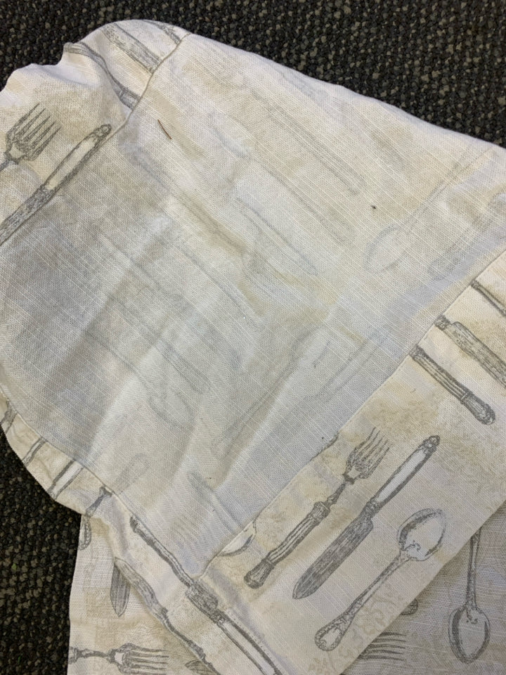 CREAM UTENSIL TABLE RUNNER.