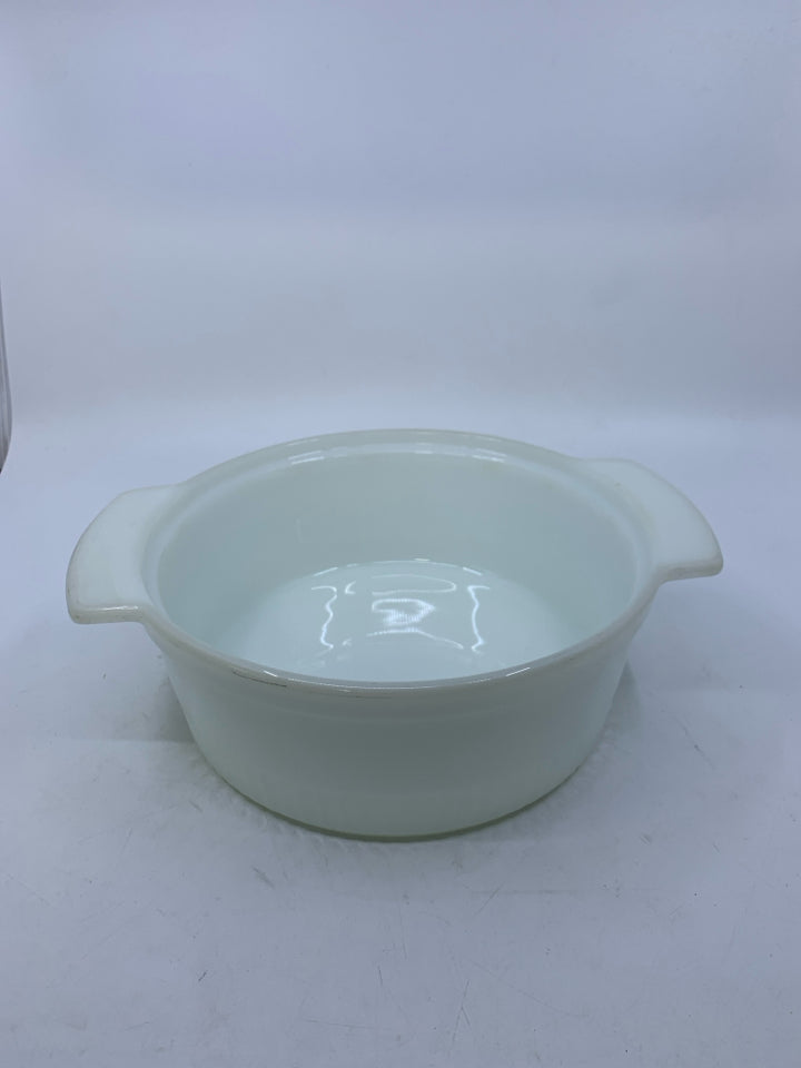 VTG RIBBED MILK GLASS CIRCLE BAKING DISH W/ HANDLES.